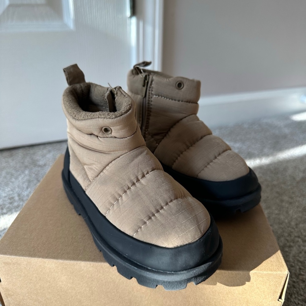 Zara toddler girl boots size 7